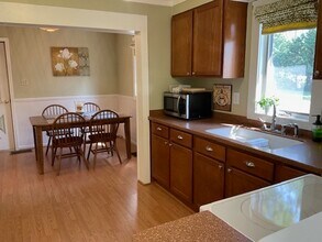4650 E Lakeview Dr in Auburn, NY - Building Photo - Building Photo