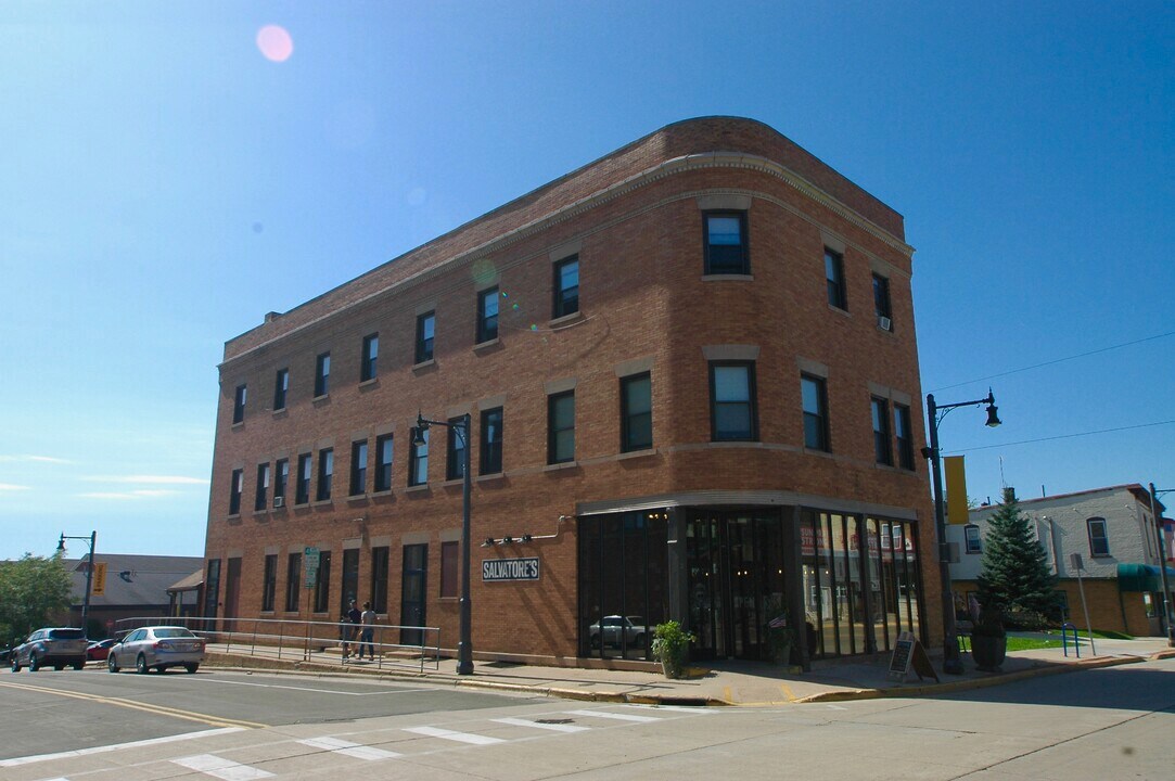 108 King St, Unit 302 in Sun Prairie, WI - Foto de edificio