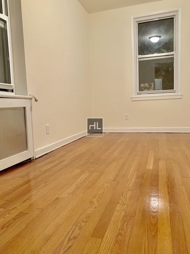 44 E 63rd St-Unit -3C in New York, NY - Building Photo - Building Photo