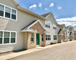 Silver Drive Apartments in Baraboo, WI - Building Photo