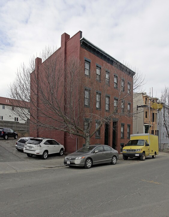 281-285 W Third St in South Boston, MA - Building Photo