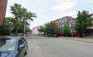 South Mall Towers in Albany, NY - Building Photo - Building Photo