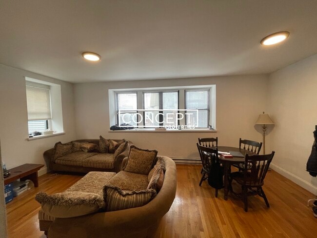 776 Columbus Ave, Unit 5 in Boston, MA - Foto de edificio - Building Photo