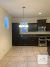 3663 Etchings Way in Clovis, CA - Foto de edificio - Building Photo