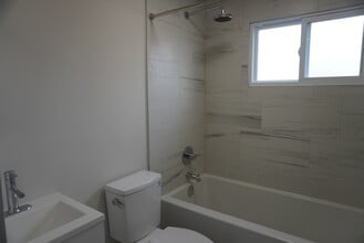 381 Presland Rd in Ottawa, ON - Building Photo - Building Photo