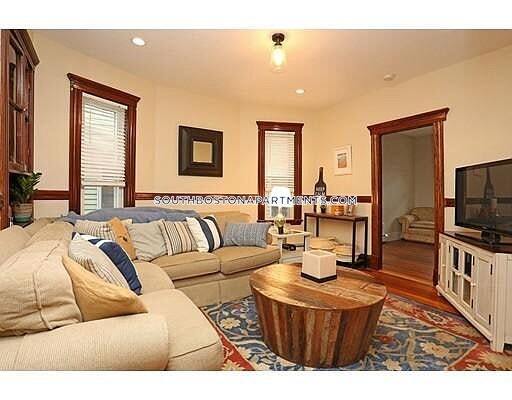 221 L St in Boston, MA - Building Photo