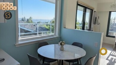 3835 Dalkeith Dr in North Vancouver, BC - Building Photo - Building Photo