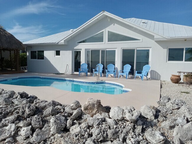 1655 Sunrise Dr in Big Pine Key, FL - Building Photo - Building Photo