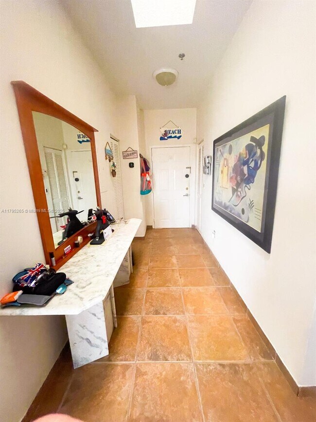 9008 Collins Ave in Surfside, FL - Building Photo - Building Photo