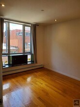 BRITTON AVENUE in Queens, NY - Foto de edificio - Building Photo