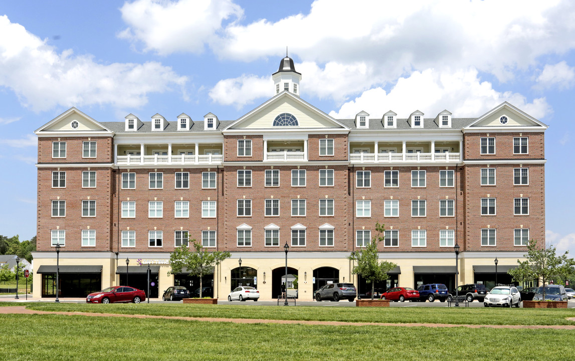 Hanover House in Spotsylvania, VA - Building Photo