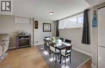 31 Weichel St in Kitchener, ON - Building Photo - Building Photo