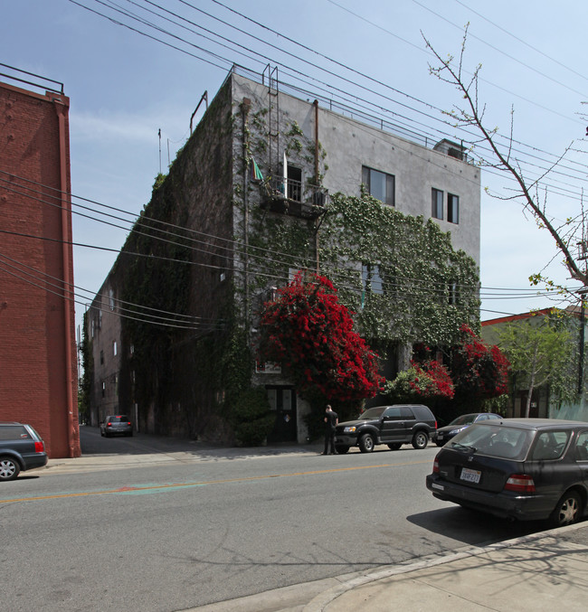 Vignes Arts Building in Los Angeles, CA - Building Photo - Building Photo