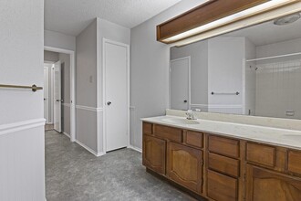 1022 Baden in San Antonio, TX - Building Photo - Building Photo