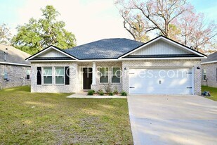 113 Shady Ln in Crestview, FL - Building Photo