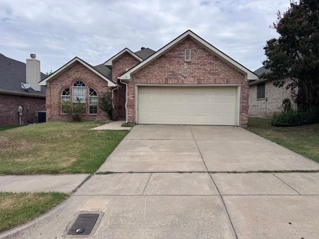 5329 Warm Springs Trail in Fort Worth, TX - Building Photo