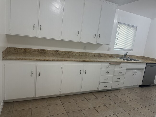 12349 Oxnard St, Unit 1