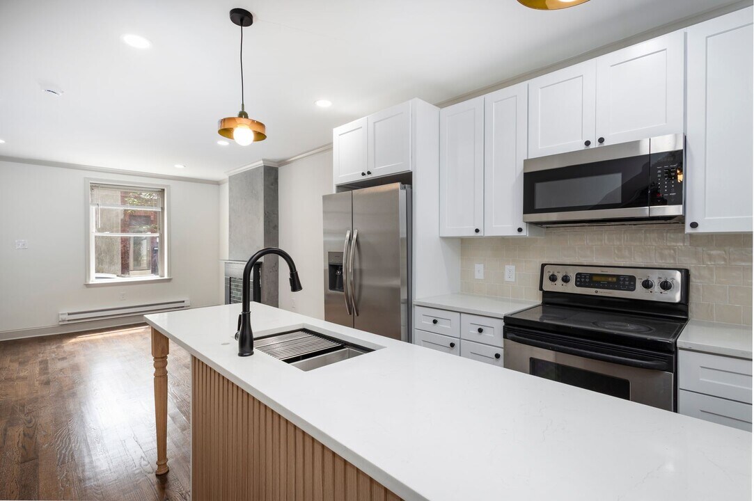 2226 N Sydenham St in Philadelphia, PA - Building Photo
