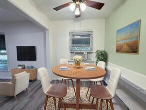 504 N Hollywood Way in Burbank, CA - Building Photo - Building Photo