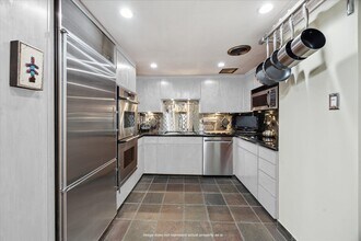 2701 Westheimer Rd in Houston, TX - Building Photo - Building Photo