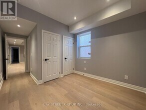 2386 Lake Shore Blvd W in Toronto, ON - Building Photo - Building Photo