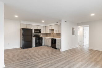 Parkwood Place in Dayton, OH - Building Photo - Interior Photo