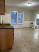 132 Gridley St in Bristol, CT - Building Photo - Building Photo