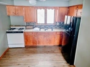 843 1st St NE in Massillon, OH - Foto de edificio - Building Photo