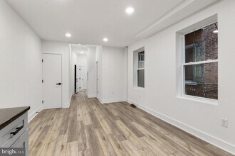 2938 W Girard Ave-Unit -1 in Philadelphia, PA - Building Photo - Building Photo