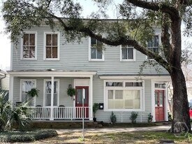 341 E Broad St in Savannah, GA - Building Photo
