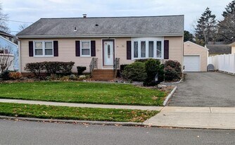 64 Chatham Ave in Milford, CT - Building Photo