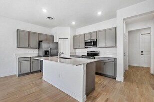 4159 Lagoon Shore Dr in Greenacres, FL - Building Photo