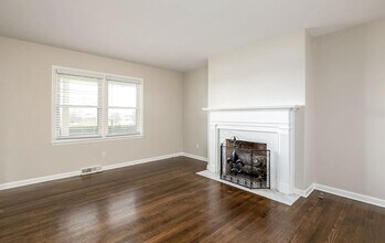 305 Lakeshore Dr in Lexington, KY - Building Photo - Building Photo