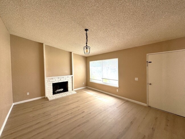 1528 Windsor St W in San Bernardino, CA - Building Photo - Building Photo