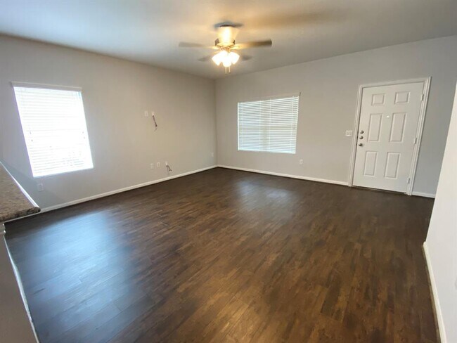 220 Timber Brook Dr in Hutto, TX - Building Photo - Building Photo