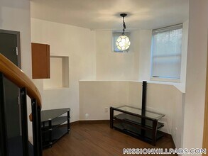 12 Wigglesworth St in Boston, MA - Building Photo - Building Photo