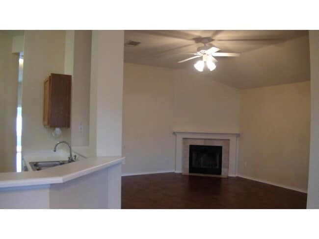 13915 Randalstone Dr in Pflugerville, TX - Building Photo - Building Photo