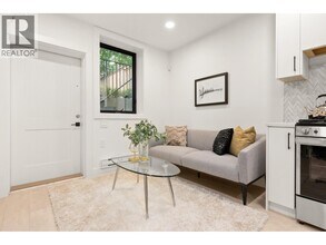 3588 E Pender St in Vancouver, BC - Building Photo - Building Photo