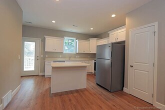 1735 Dunklin St in Cape Girardeau, MO - Building Photo - Building Photo