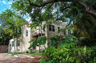 2630 Natoma St in Coconut Grove, FL - Building Photo - Building Photo