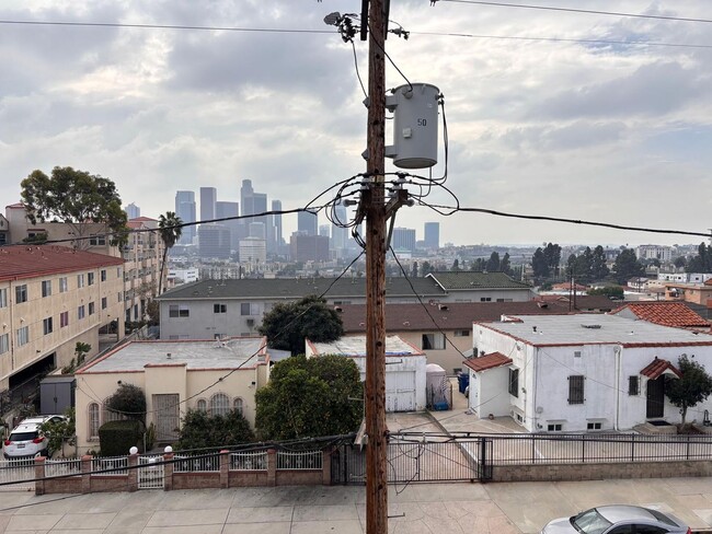 property at 995 Figueroa Terrace