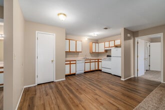 Crestwood Apartments in Beebe, AR - Foto de edificio - Interior Photo