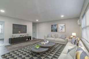 Tall Tree Village Apartments in Drexel Hill, PA - Building Photo