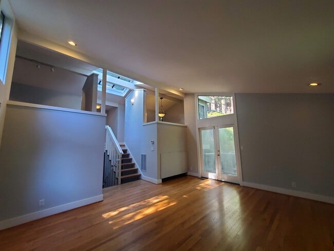 710 Redwood Ave in Corte Madera, CA - Building Photo - Building Photo