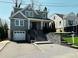 17 Prospect St in Glen Head, NY - Building Photo