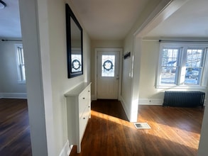 113 Birdsey Ave, Unit Floor 1 in Middletown, CT - Building Photo - Building Photo