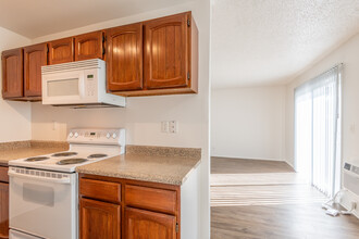 Welcome to Peachwood Apartments in Fairfield, CA - Building Photo - Interior Photo