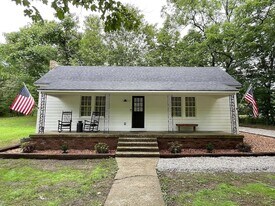 5454 Pinewood Rd in Franklin, TN - Building Photo