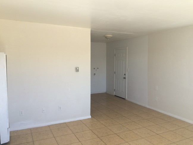 7389 Bannock Trl in Yucca Valley, CA - Foto de edificio - Interior Photo