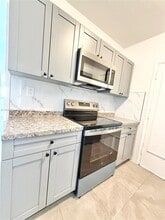 212 Phoenetia Ave in Coral Gables, FL - Building Photo - Building Photo